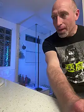 El Gizmo online show from 12.21.25