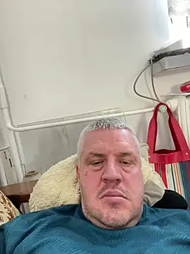 Snapshot of Evolite123 chatting on 03.04.25 Evolite123 online show from 03.04.25