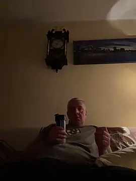 Snapshot of Evolite123 chatting on 03.08.25 Evolite123 online show from 03.08.25