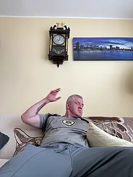 Snapshot of Evolite123 chatting on 03.10.25 Evolite123 online show from 03.10.25