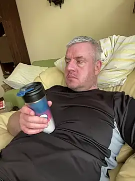 Snapshot of Evolite123 chatting on 03.16.25 Evolite123 online show from 03.16.25