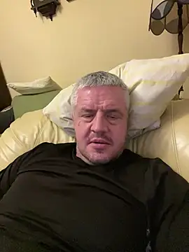 Snapshot of Evolite123 chatting on 03.17.25 Evolite123 online show from 03.17.25