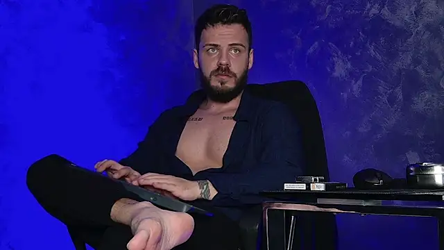 juliusmasters online show from 12.20.25