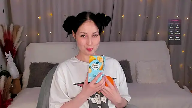 Snapshot of LisaMooore chatting on 02.15.25 LisaMooore online show from 02.15.25