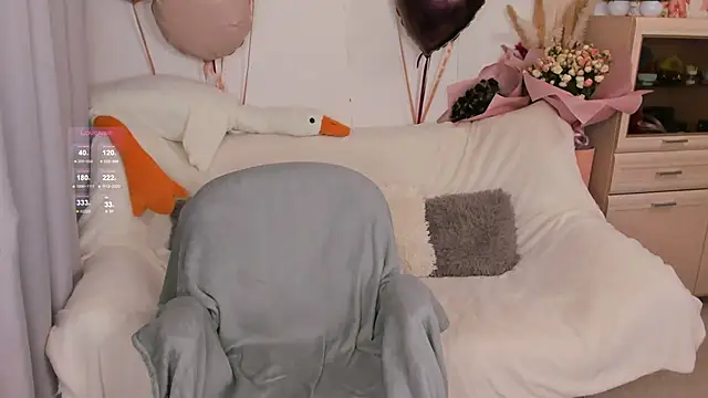 Snapshot of LisaMooore chatting on 11.10.25 LisaMooore online show from 11.10.25