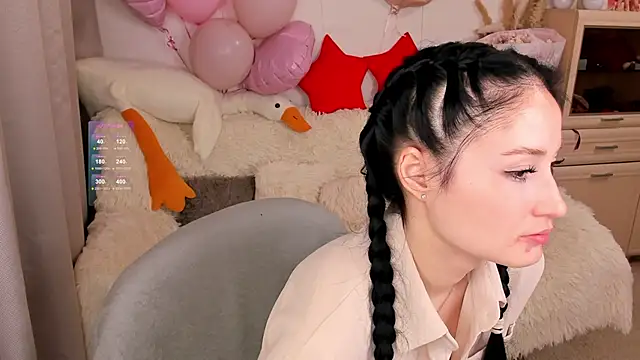 LisaMooore online show from 02.05.26