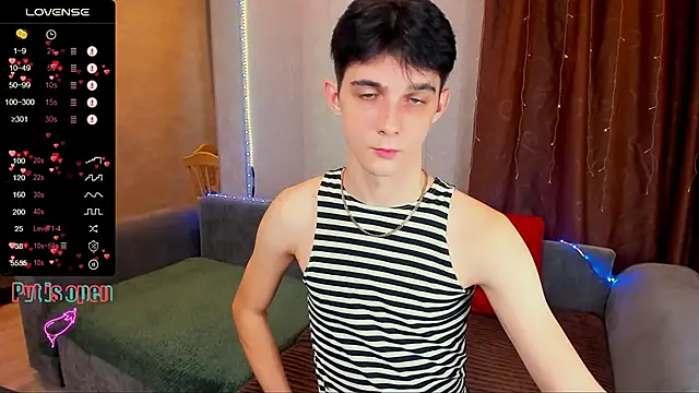 Snapshot of Aaron_Boom chatting on 11.14.25 Aaron Boom online show from 11.14.25