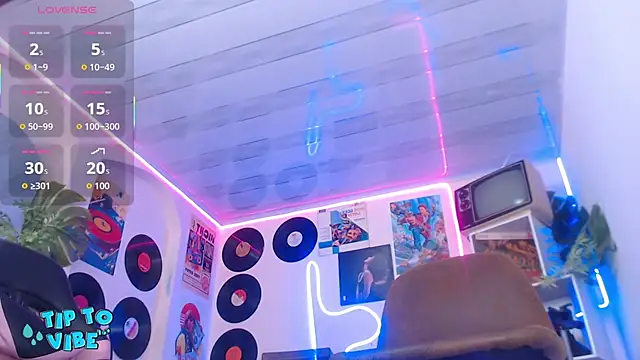 Snapshot of tamarafoxy_ chatting on 09.26.25 tamarafoxy online show from 09.26.25