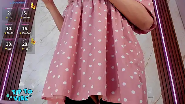 tamarafoxy  online show from 03.13.26