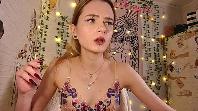 summerhazeee online show from 02.03.26