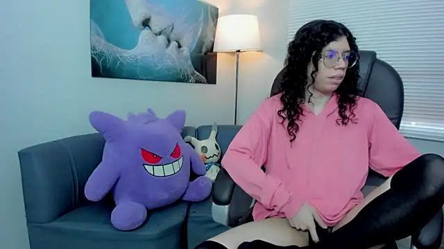 Snapshot of Angel_Dust18 chatting on 10.31.25 Angel Dust18 online show from 10.31.25