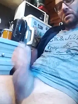 tomee83 online show from 11.02.25