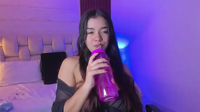 SophiaWylde online show from 12.24.24