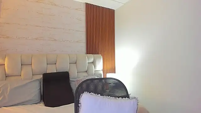SophiaWylde online show from 01.13.25