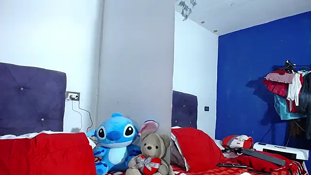 Snapshot of Squirter_pussybomb chatting on 11.11.25 Squirter pussybomb online show from 11.11.25