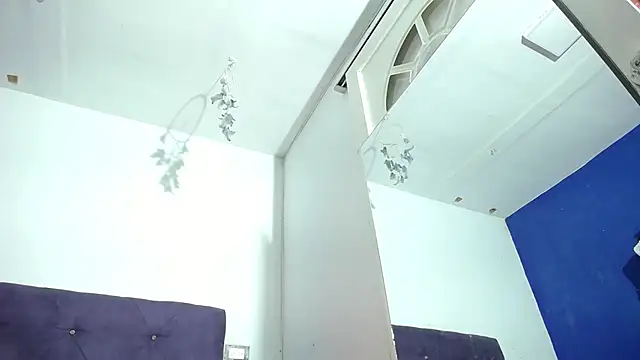 Snapshot of Squirter_pussybomb chatting on 11.13.25 Squirter pussybomb online show from 11.13.25