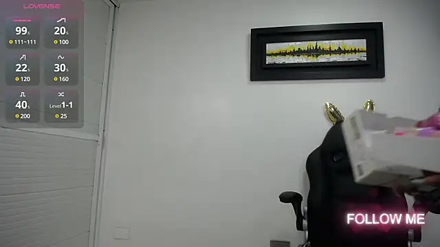 Snapshot of dayadubey_ chatting on 03.04.25 dayadubey online show from 03.04.25
