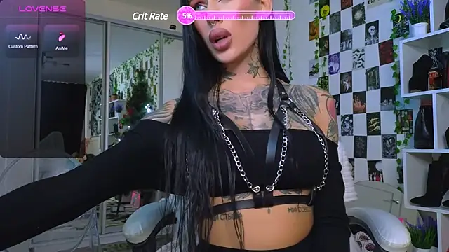 Snapshot of MaryVegas69 chatting on 12.18.24 MaryVegas69 online show from 12.18.24