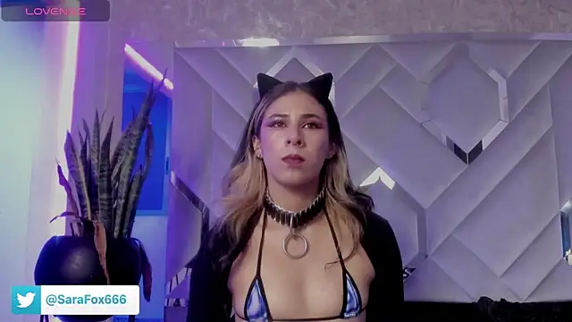 Sara Foxx1 online show from 10.14.25