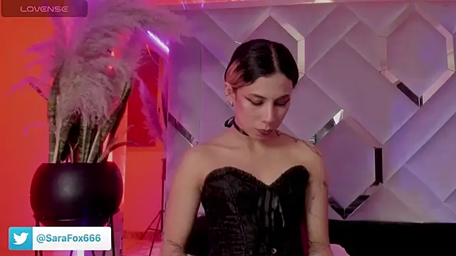 Sara Foxx1 online show from 11.14.25