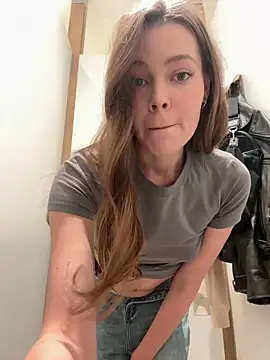 Snapshot of nicole111 chatting on 10.01.25 nicole111 online show from 10.01.25