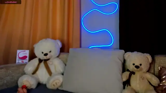 Leila purr18 online show from 02.11.25