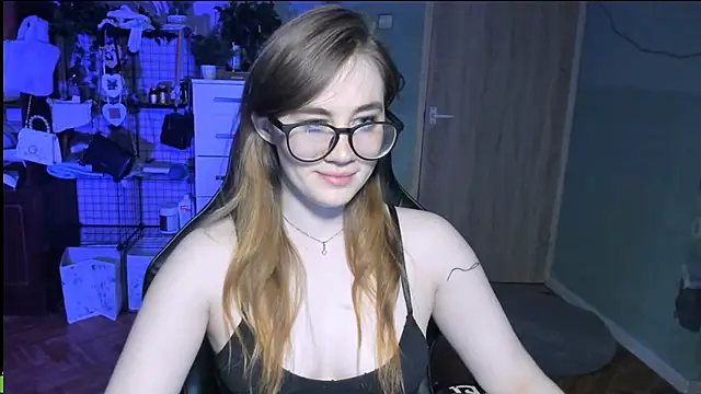 Snapshot of PureHeartt_ chatting on 10.30.25 PureHeartt online show from 10.30.25