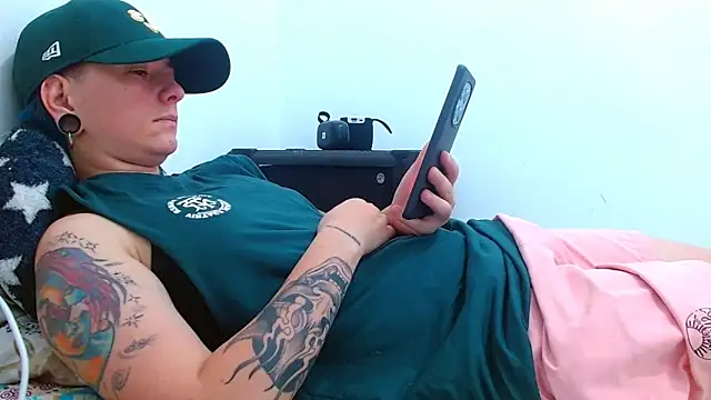 Snapshot of tomboyblue chatting on 03.31.26 tomboyblue online show from 03.31.26