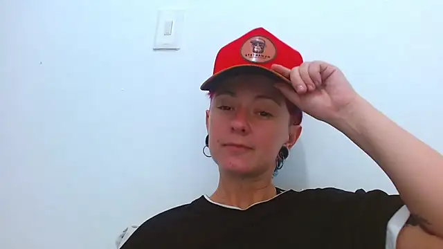 Snapshot of tomboyblue chatting on 04.04.26 tomboyblue online show from 04.04.26
