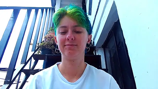 Snapshot of tomboyblue chatting on 04.12.26 tomboyblue online show from 04.12.26