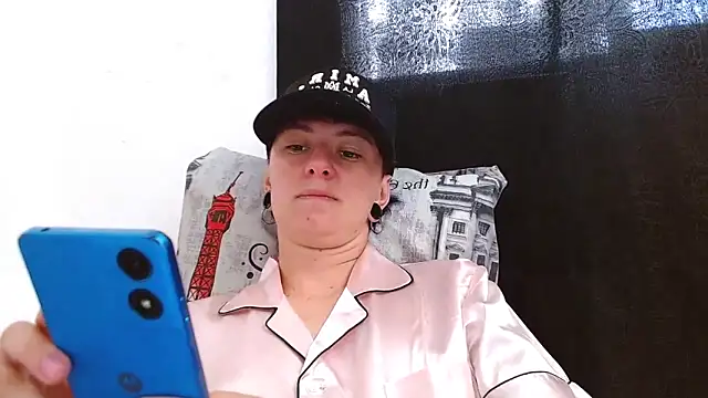 Snapshot of tomboyblue chatting on 04.27.26 tomboyblue online show from 04.27.26