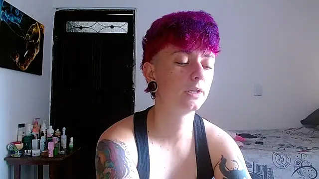 Snapshot of tomboyblue chatting on 05.14.26 tomboyblue online show from 05.14.26