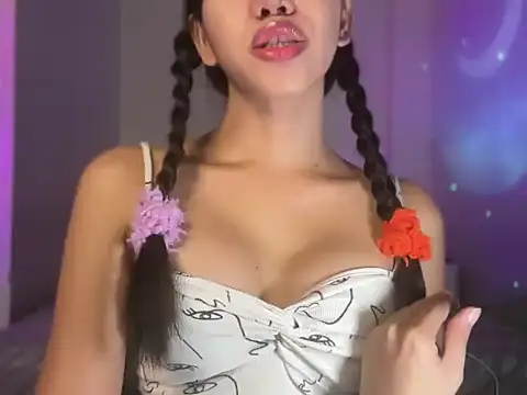 Snapshot of Ella_foxxx chatting on 02.24.26 Ella foxxx online show from 02.24.26