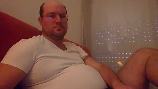 Snapshot of porompomperro chatting on 01.04.25 porompomperro online show from 01.04.25