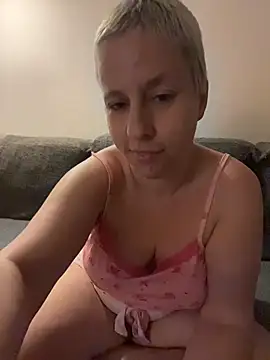 Snapshot of MariaValentine chatting on 06.26.26 MariaValentine online show from 06.26.26