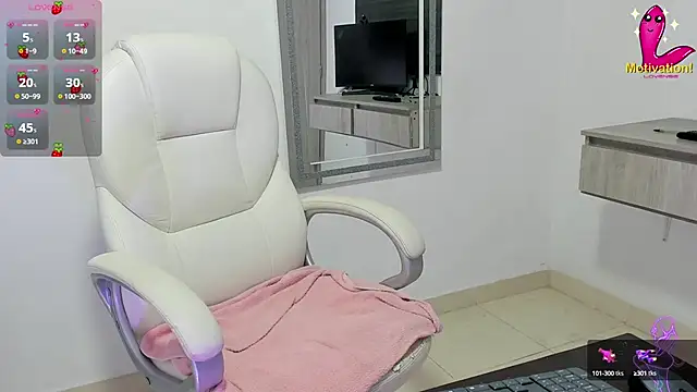 Snapshot of dahian_carter chatting on 10.01.25 dahian carter online show from 10.01.25