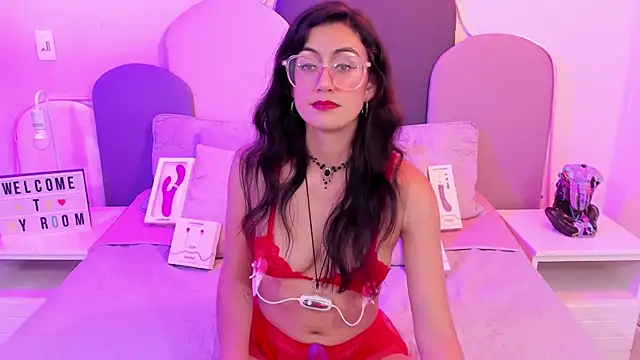 SophieGomez22 online show from 01.07.25