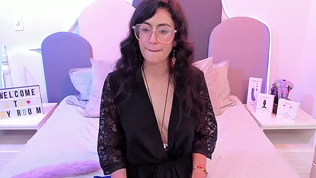 SophieGomez22 online show from 01.12.25