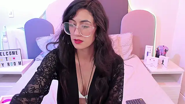 SophieGomez22 online show from 01.16.25