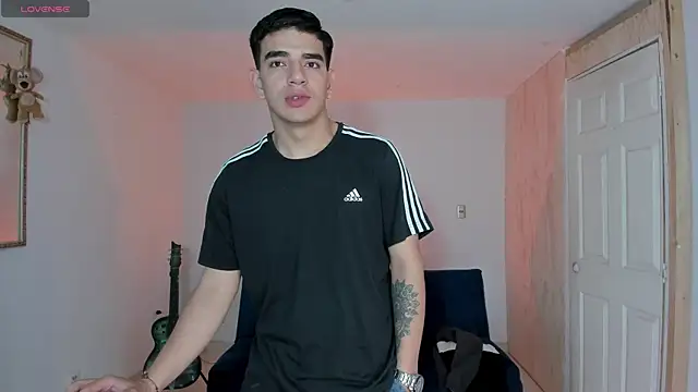 Ares Johnson online show from 11.06.25