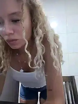 Snapshot of darkazulqueen2 chatting on 12.05.24 darkazulqueen2 online show from 12.05.24