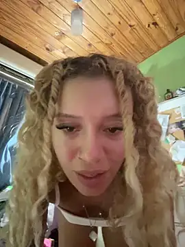 Snapshot of darkazulqueen2 chatting on 02.07.25 darkazulqueen2 online show from 02.07.25