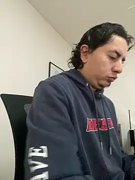 Snapshot of DanielGomez9 chatting on 10.10.25 DanielGomez9 online show from 10.10.25