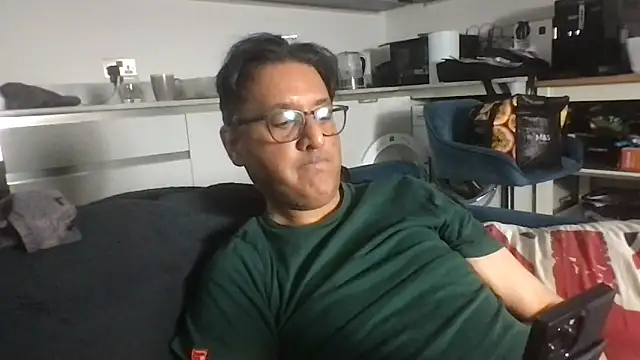 Robin007 online show from 09.24.25