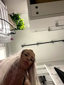 Snapshot of Russian_Ava chatting on 09.28.25 Russian Ava online show from 09.28.25