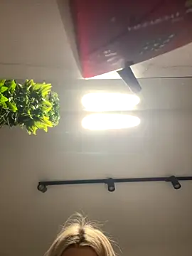 Snapshot of Russian_Ava chatting on 10.11.25 Russian Ava online show from 10.11.25