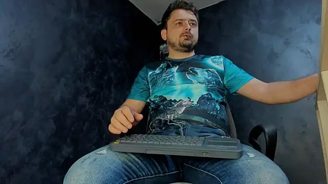 Snapshot of Master_Mark_Wayne chatting on 02.05.26 Master Mark Wayne online show from 02.05.26