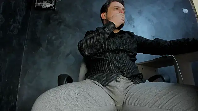 Snapshot of Master_Mark_Wayne chatting on 02.17.26 Master Mark Wayne online show from 02.17.26