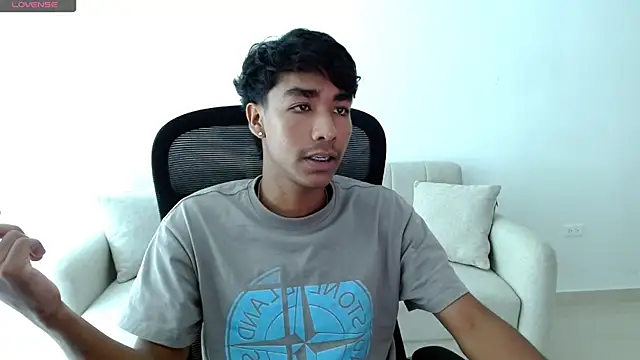 Snapshot of Tyler_prince chatting on 11.17.25 Tyler prince online show from 11.17.25