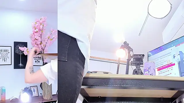 Snapshot of Siouxsie_cenobite chatting on 12.04.25 Siouxsie cenobite online show from 12.04.25